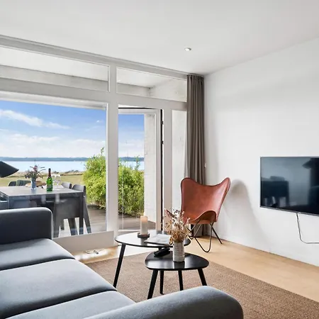 In With Panoramic Views Of The Bay And Mols Mountains
